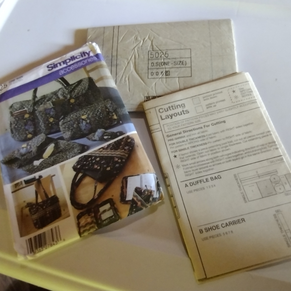 Simplicity Accessories Sewing Pattern - Picture 3 of 3